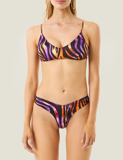 Top a "u" e slip a "v" hypnotic zebra